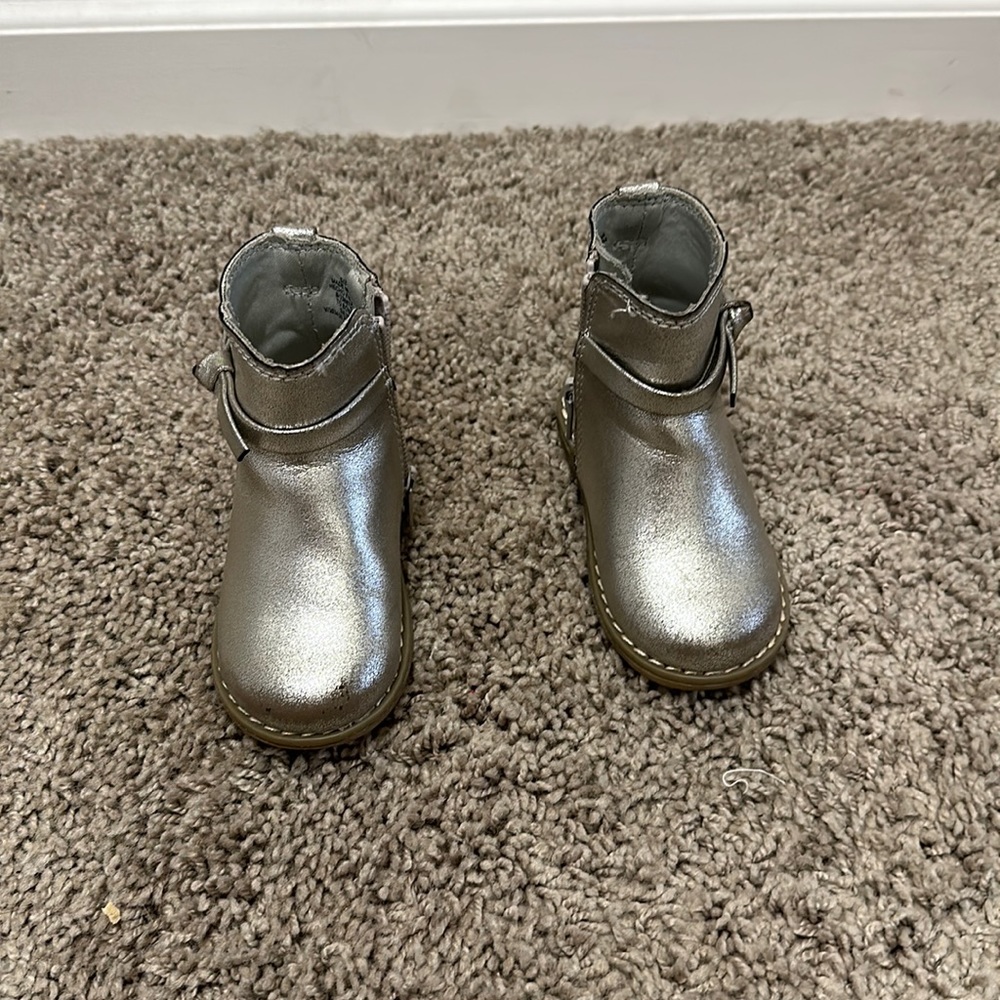 Gap silver boots 6c